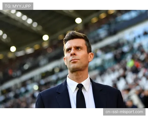 官方确认：沙尔克04主帅临时下课，U19教练将带队至赛季末